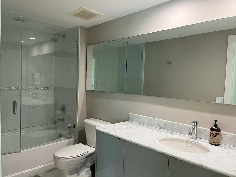 951 Brickell Ave #1706 Miami, FL 33131