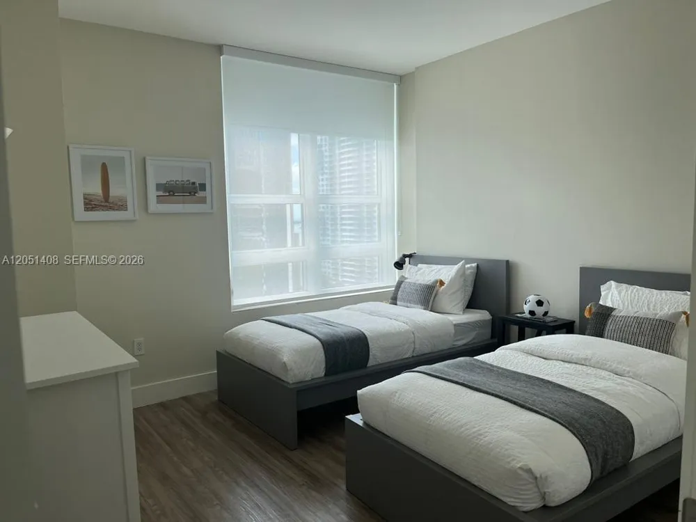 951 Brickell Ave #1706 Miami, FL 33131