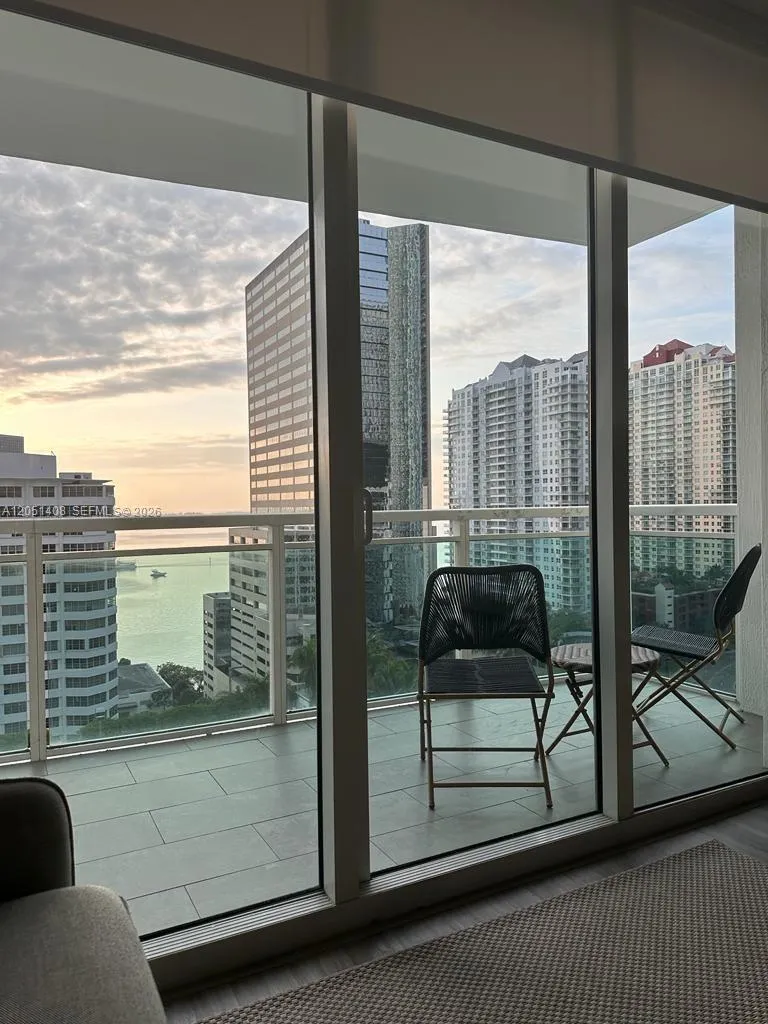 951 Brickell Ave #1706 Miami, FL 33131