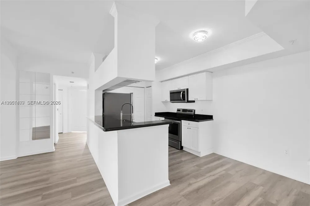 17150 Bay Rd #2814 Sunny Isles Beach, FL 33160