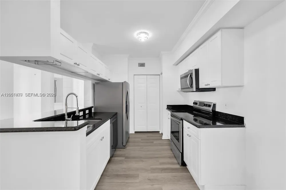 17150 Bay Rd #2814 Sunny Isles Beach, FL 33160