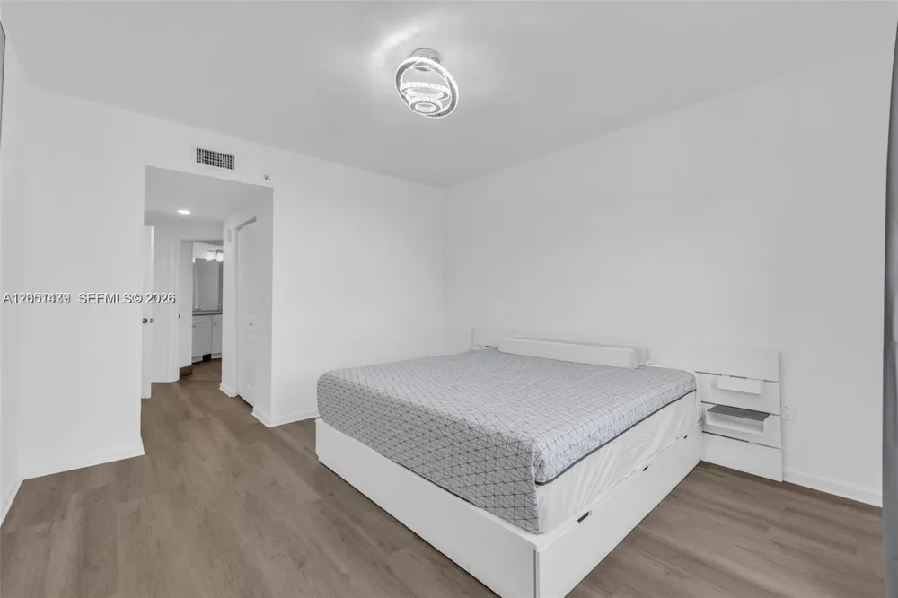 17150 Bay Rd #2814 Sunny Isles Beach, FL 33160