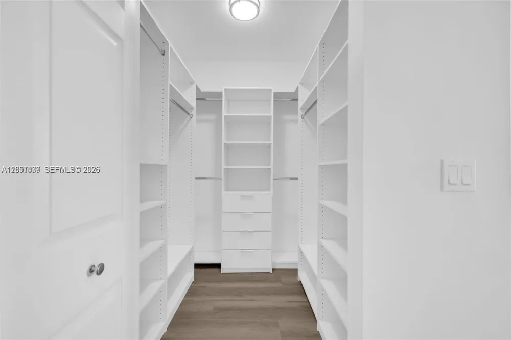 17150 Bay Rd #2814 Sunny Isles Beach, FL 33160