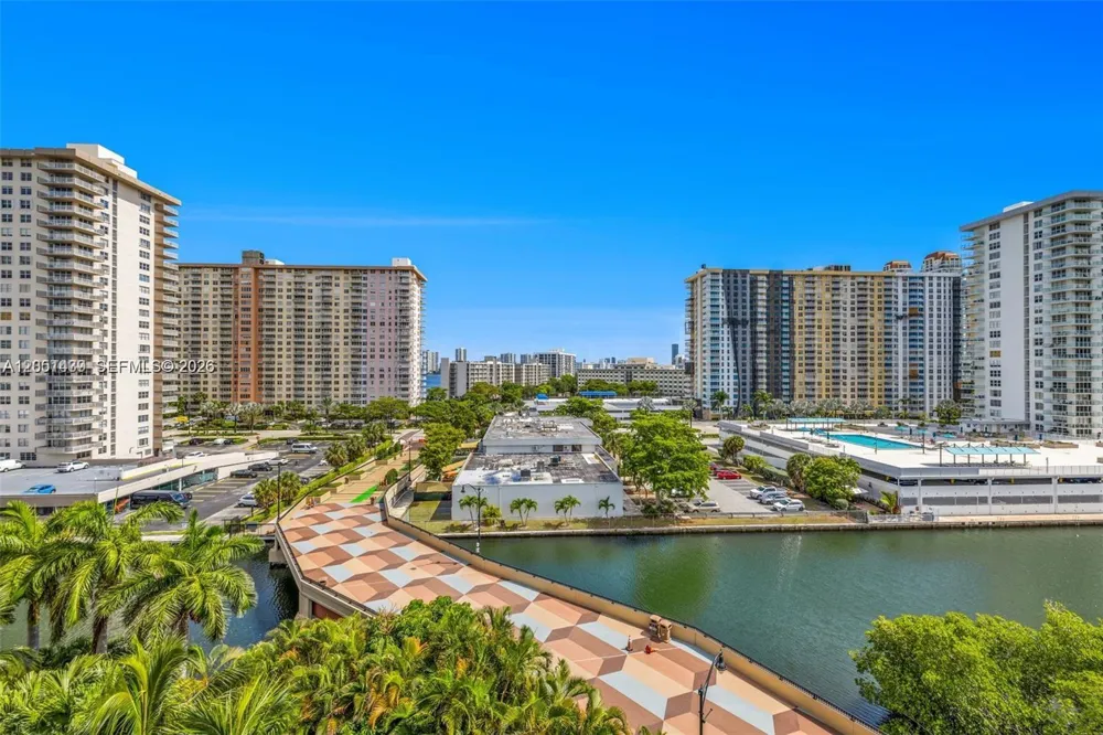 17150 Bay Rd #2814 Sunny Isles Beach, FL 33160