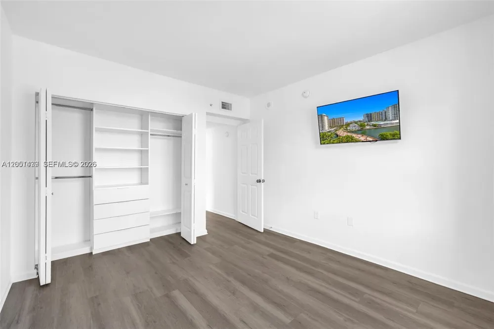 17150 Bay Rd #2814 Sunny Isles Beach, FL 33160