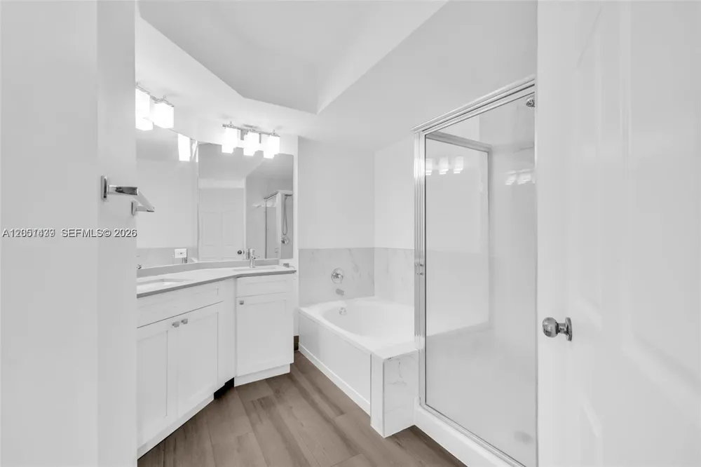 17150 Bay Rd #2814 Sunny Isles Beach, FL 33160