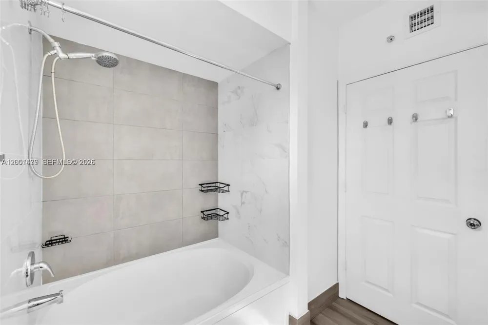 17150 Bay Rd #2814 Sunny Isles Beach, FL 33160