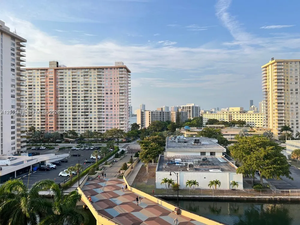 17150 Bay Rd #2814 Sunny Isles Beach, FL 33160