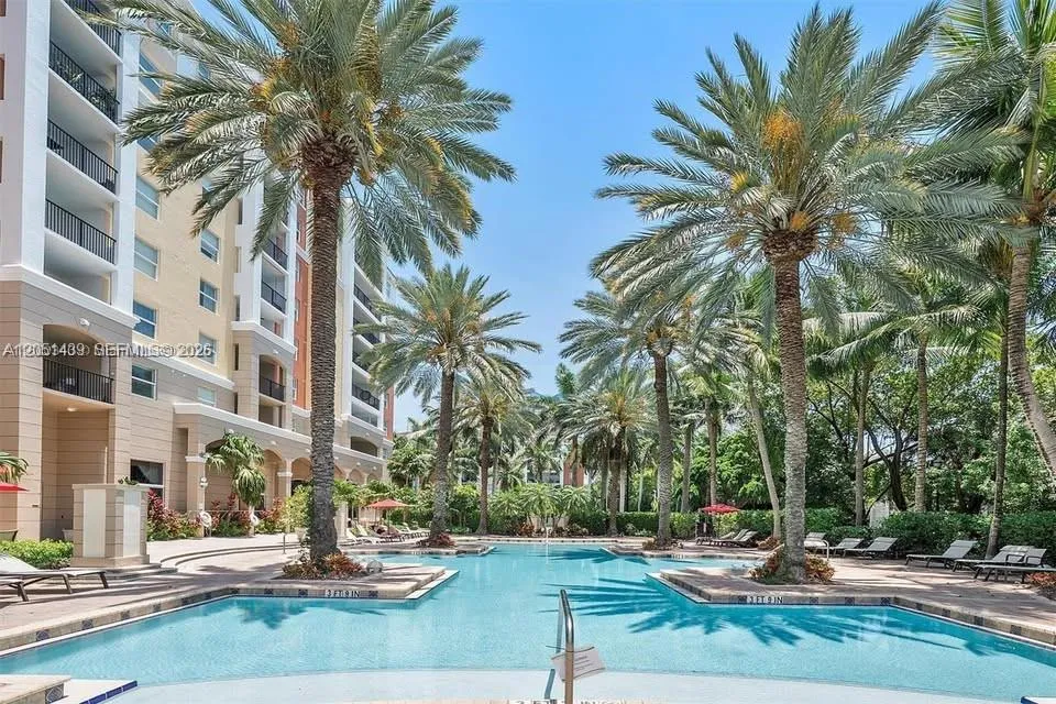 17150 Bay Rd #2814 Sunny Isles Beach, FL 33160
