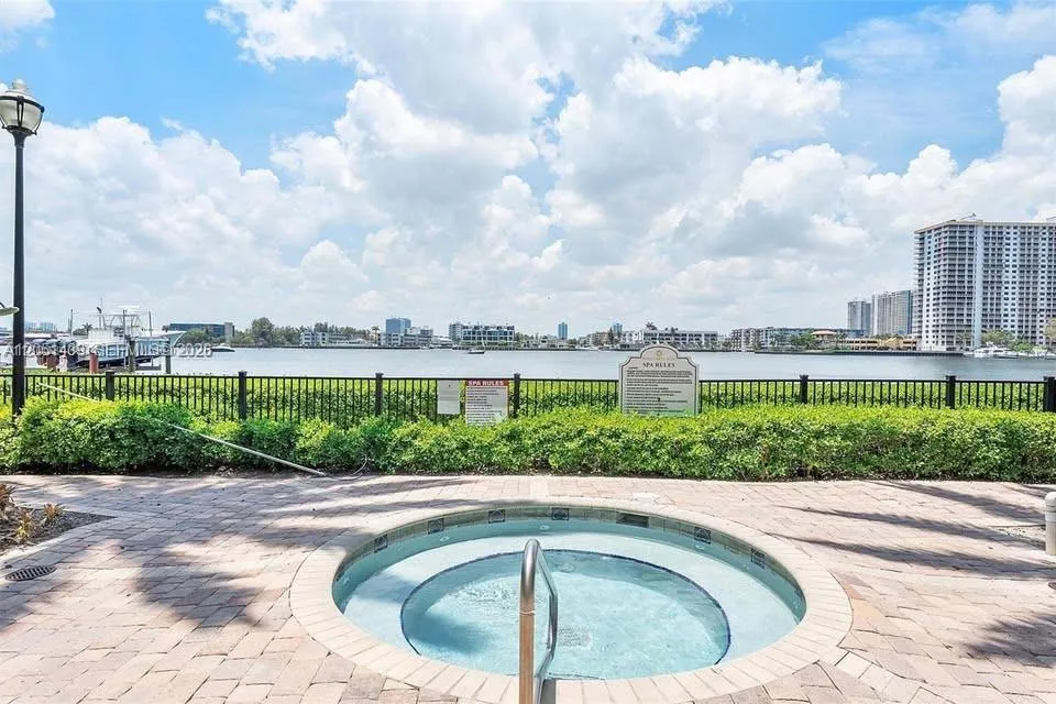 17150 Bay Rd #2814 Sunny Isles Beach, FL 33160