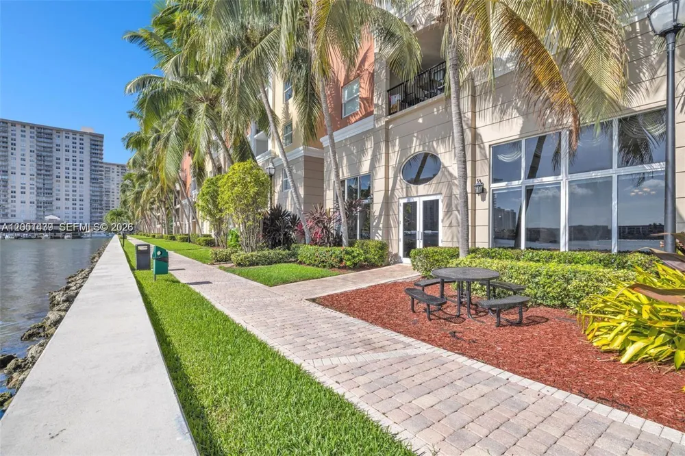 17150 Bay Rd #2814 Sunny Isles Beach, FL 33160