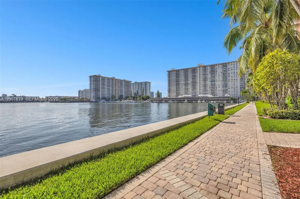 17150 Bay Rd #2814 Sunny Isles Beach, FL 33160