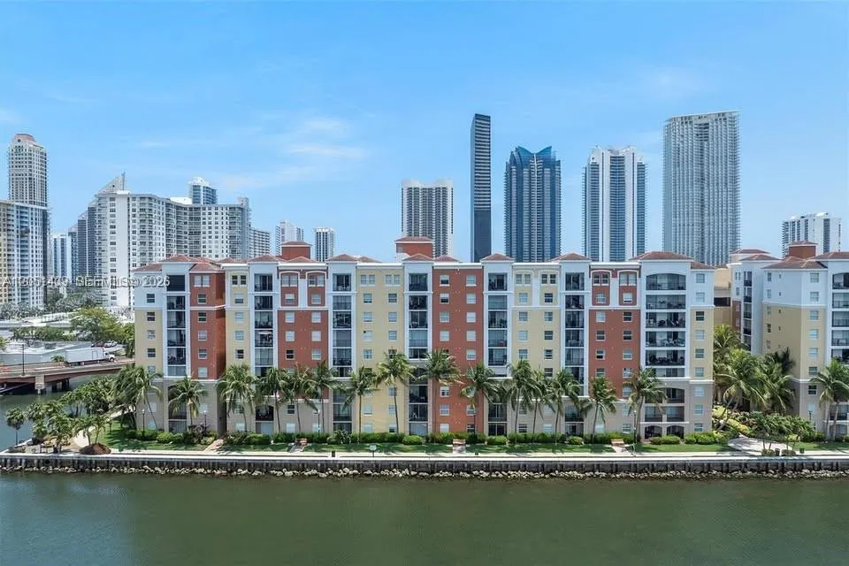 17150 Bay Rd #2814 Sunny Isles Beach, FL 33160
