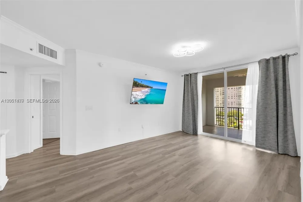 17150 Bay Rd #2814 Sunny Isles Beach, FL 33160