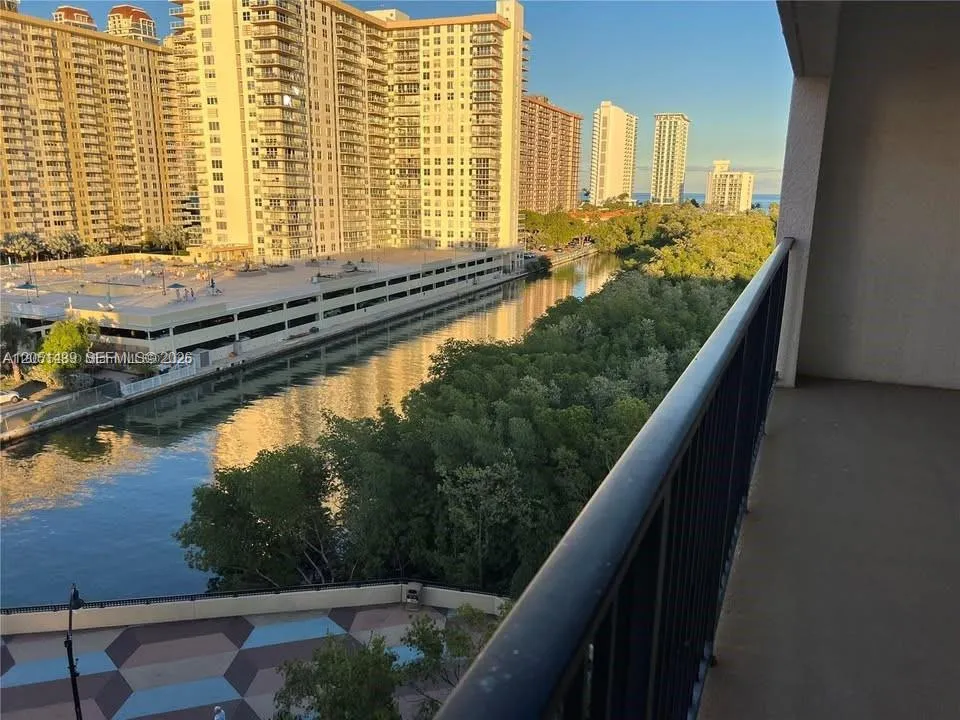 17150 Bay Rd #2814 Sunny Isles Beach, FL 33160
