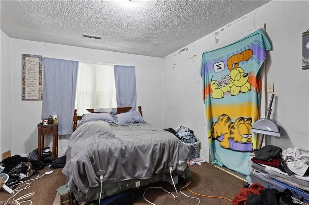 112 Peace Street Oxford, NC 27565