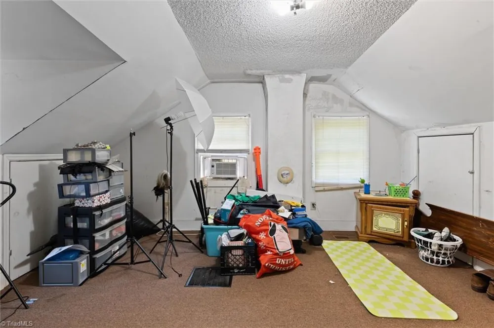 112 Peace Street Oxford, NC 27565