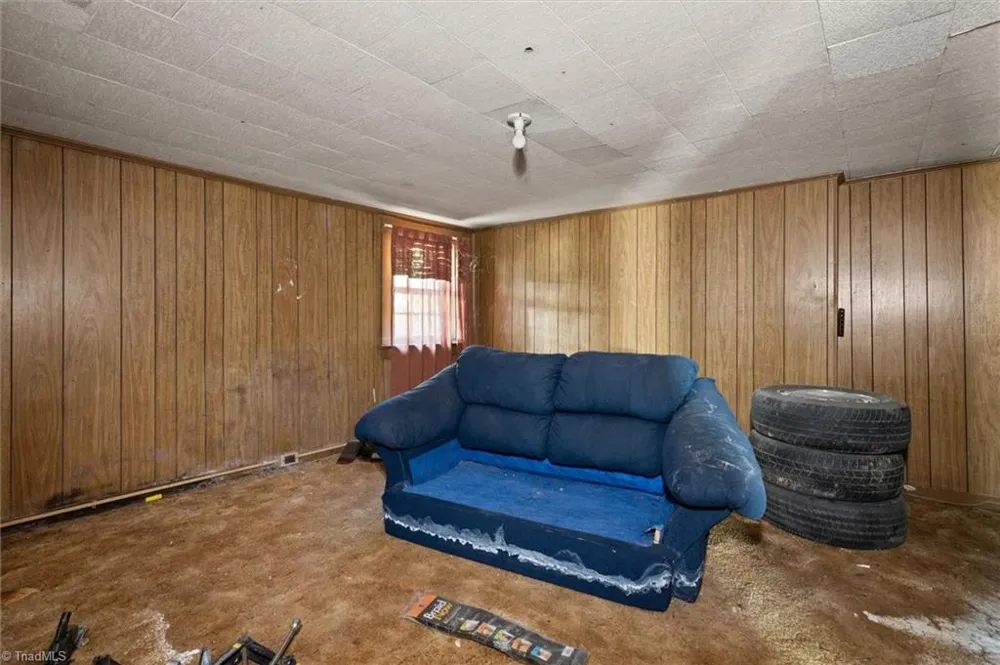 112 Peace Street Oxford, NC 27565