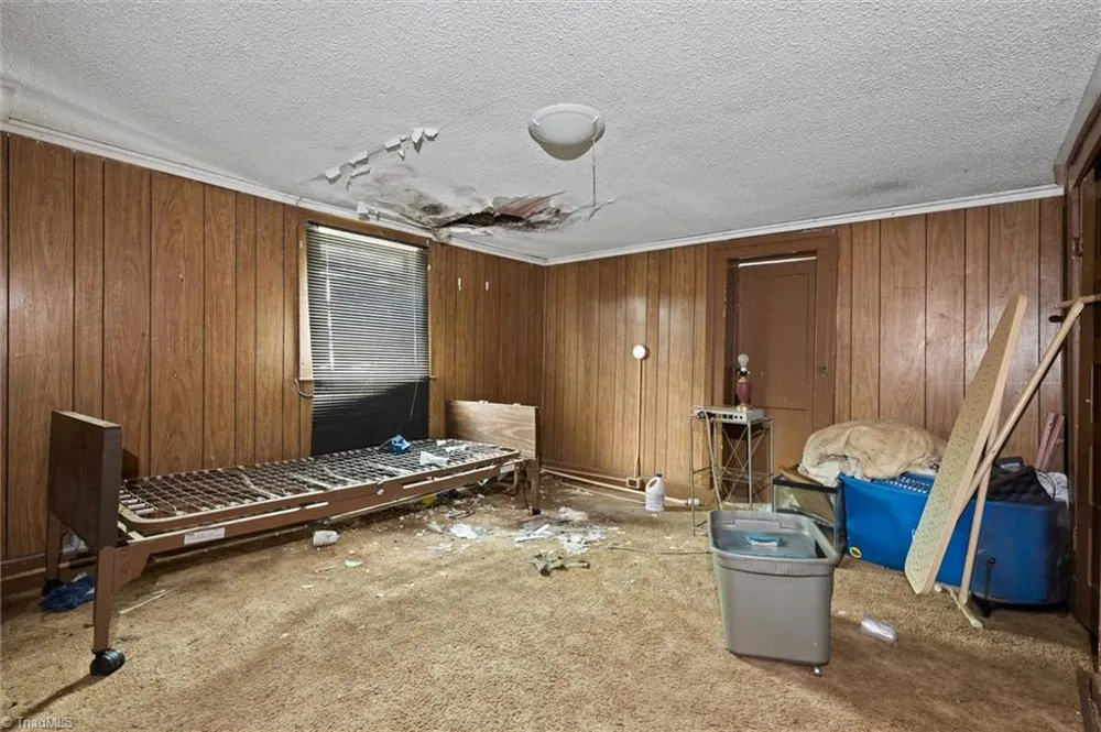 112 Peace Street Oxford, NC 27565