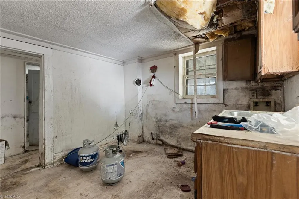 112 Peace Street Oxford, NC 27565