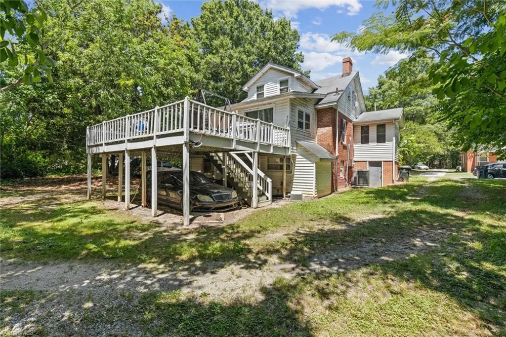 112 Peace Street Oxford, NC 27565
