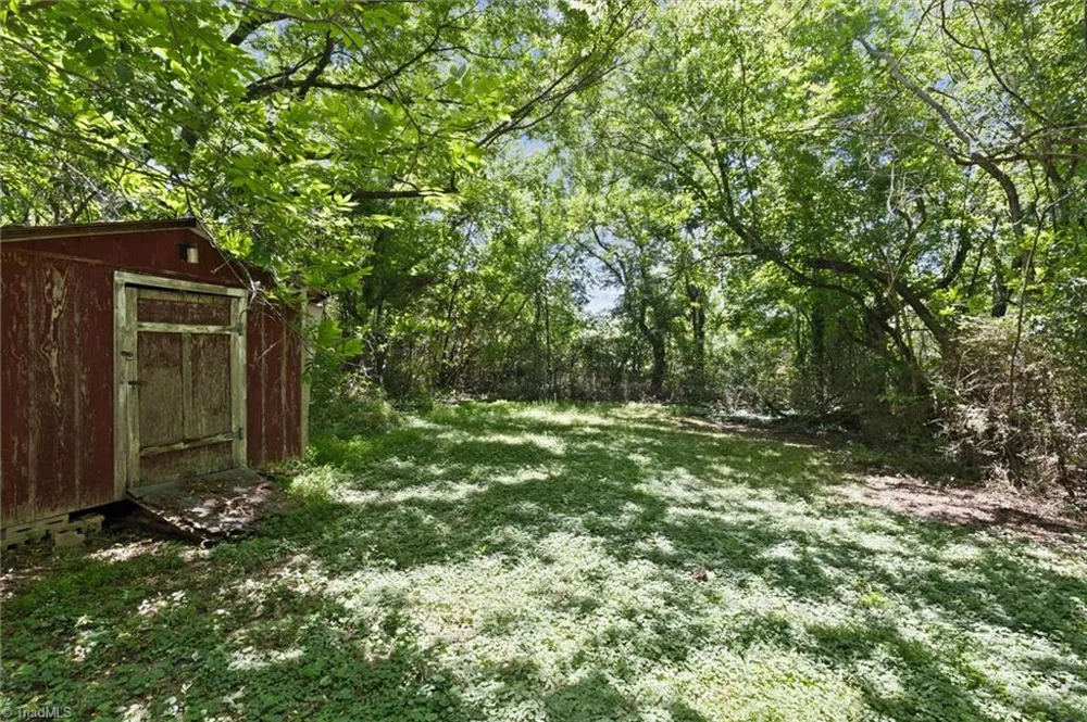 112 Peace Street Oxford, NC 27565