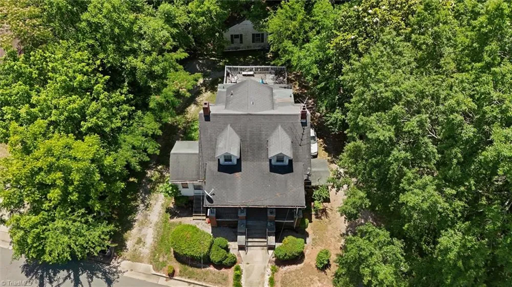 112 Peace Street Oxford, NC 27565