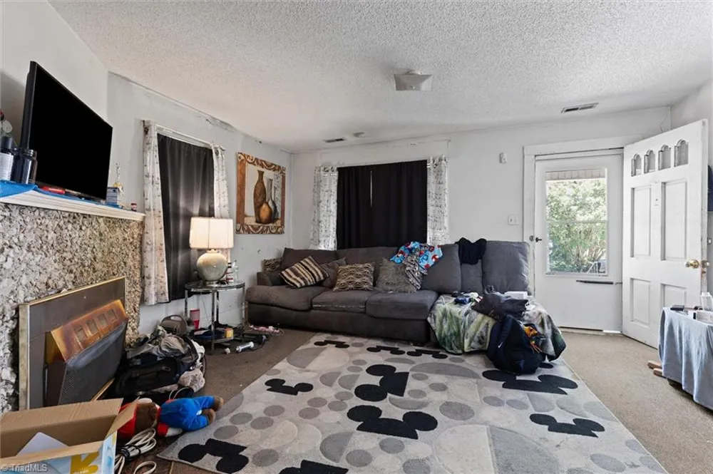 112 Peace Street Oxford, NC 27565