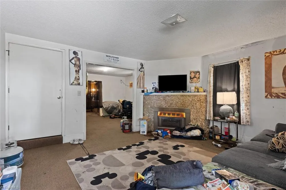112 Peace Street Oxford, NC 27565