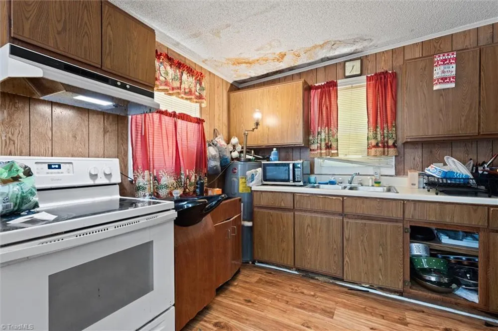 112 Peace Street Oxford, NC 27565