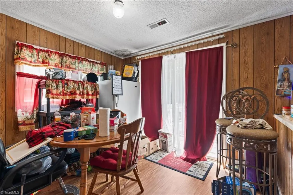 112 Peace Street Oxford, NC 27565