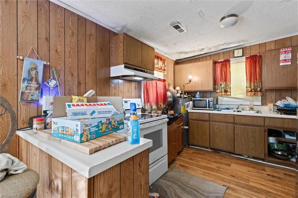 112 Peace Street Oxford, NC 27565
