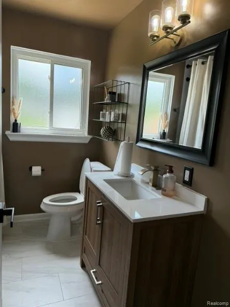 21741 Kenosha Street Oak Park City, MI 48237
