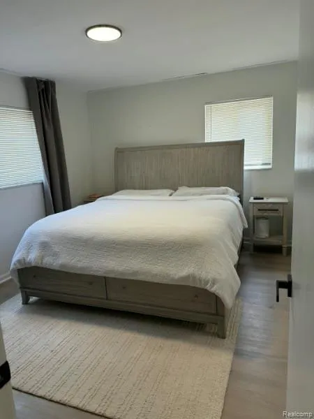 21741 Kenosha Street Oak Park City, MI 48237