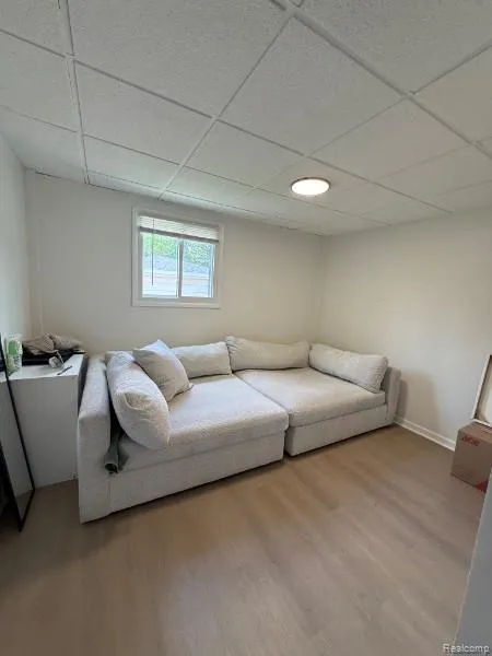 21741 Kenosha Street Oak Park City, MI 48237