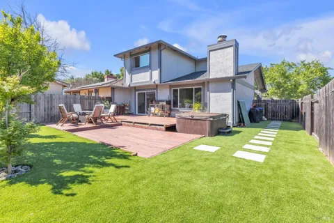 4820 Greenridge Court