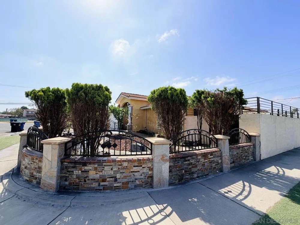 8962 Elvira Westminster, CA 92683