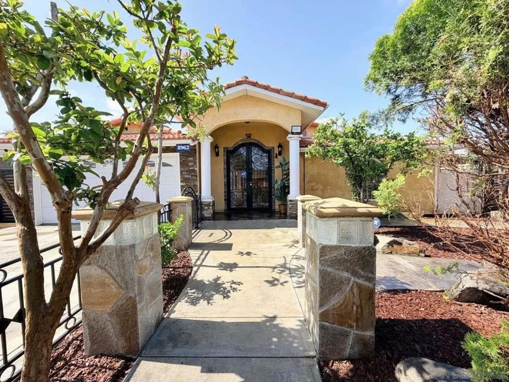8962 Elvira Westminster, CA 92683