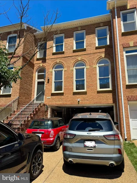 1813 BRENTRIDGE STREET