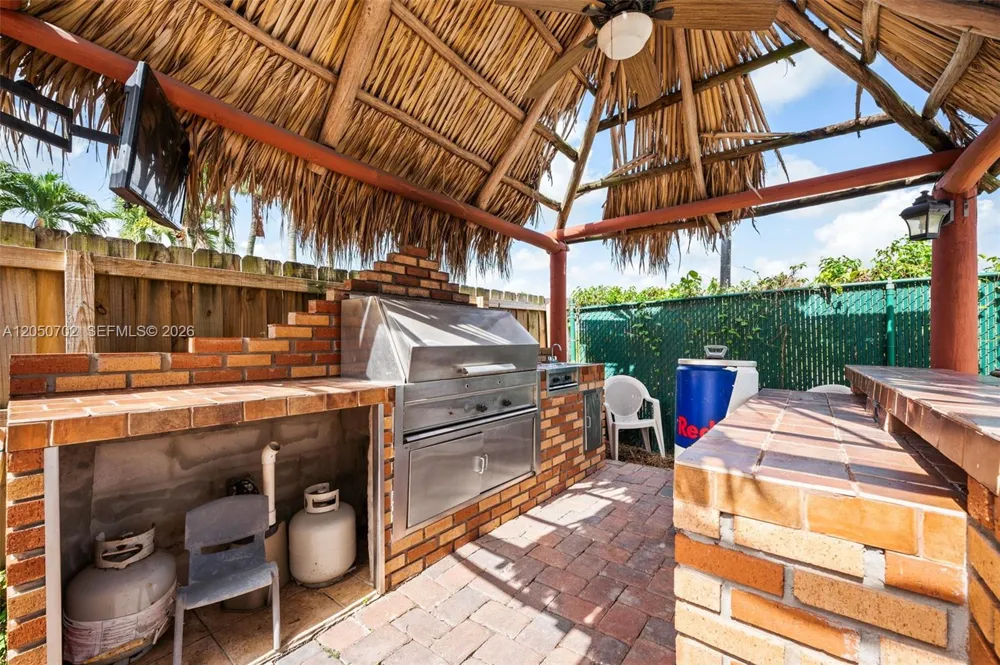 6504 SW 166th Ct Miami, FL 33193