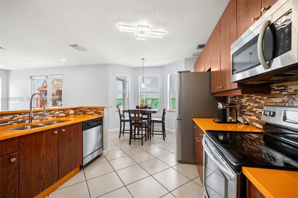 6504 SW 166th Ct Miami, FL 33193