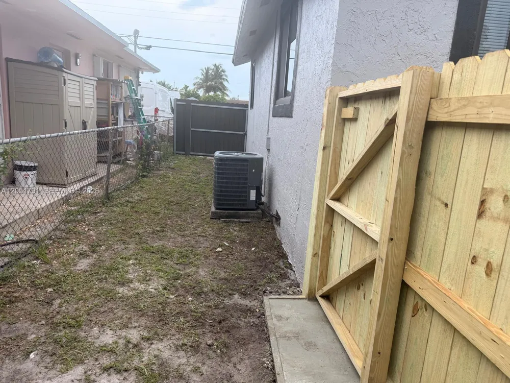 781 NW 108th St Miami, FL 33168