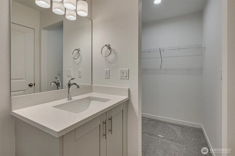 2008 Henderson Way Longview, WA 98632