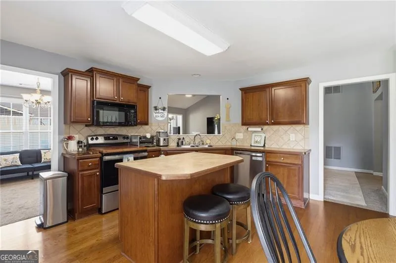 6010 Riverwood DR Braselton, GA 30517