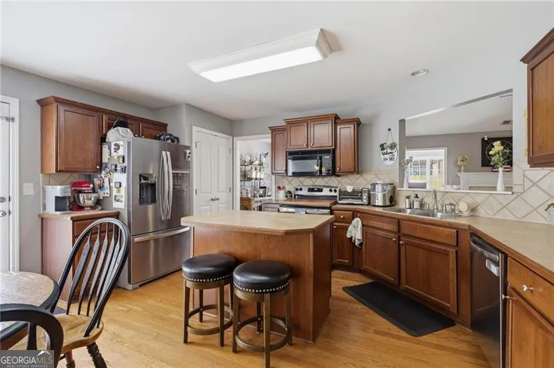 6010 Riverwood DR Braselton, GA 30517