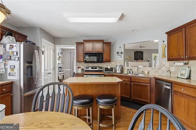 6010 Riverwood DR Braselton, GA 30517