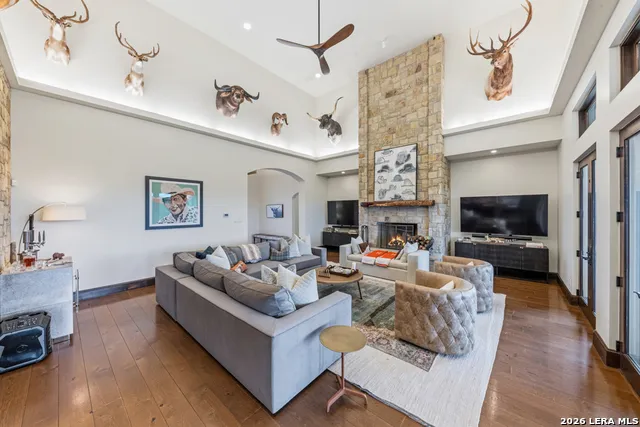 1634 KALLENBERG -KLINKSEIK Fredericksburg, TX 78624