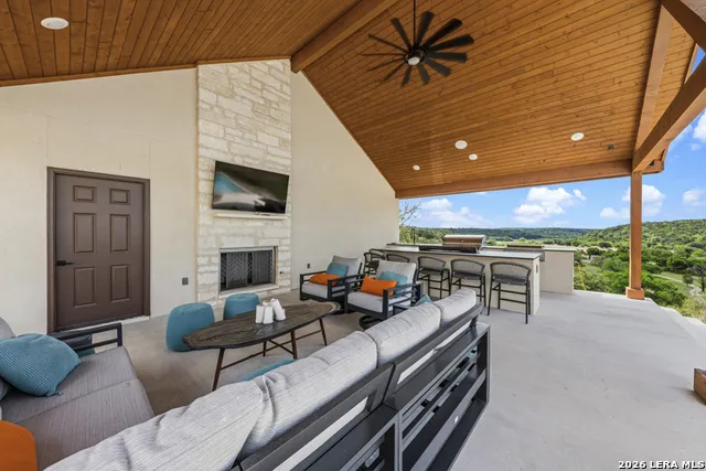 1634 KALLENBERG -KLINKSEIK Fredericksburg, TX 78624
