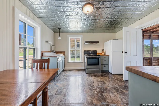 1634 KALLENBERG -KLINKSEIK Fredericksburg, TX 78624