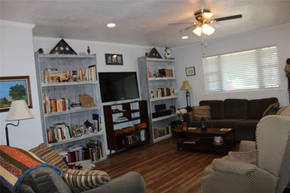 208 PARK DR Early, TX 76802